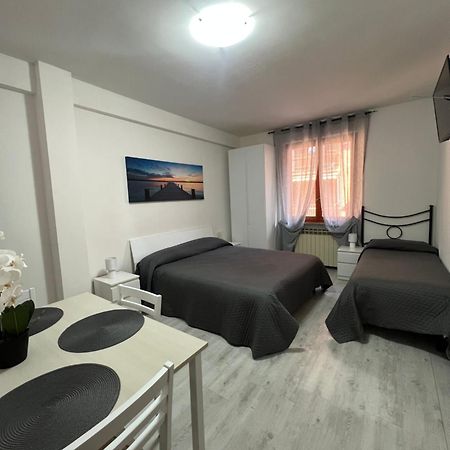 סראוואלה סקריביה Your Home Outlet 4 מראה חיצוני תמונה