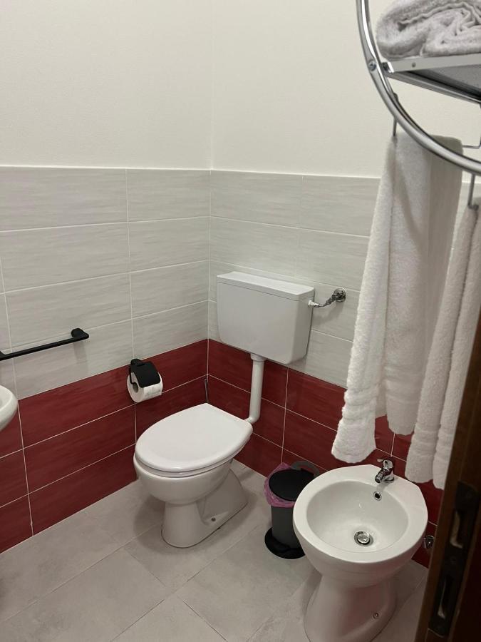 סראוואלה סקריביה Your Home Outlet 4 מראה חיצוני תמונה